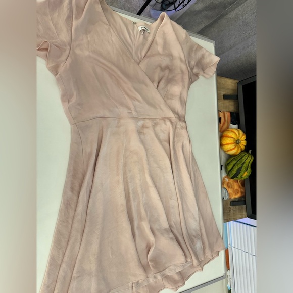 Express Dresses & Skirts - Express light pink dress